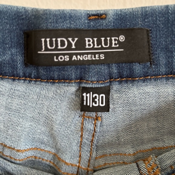 Judy Blue Pull on Jeans NO ZIPPER! Boyfriend Fit, minimal distressing cuffed 30 - Picture 2 of 6